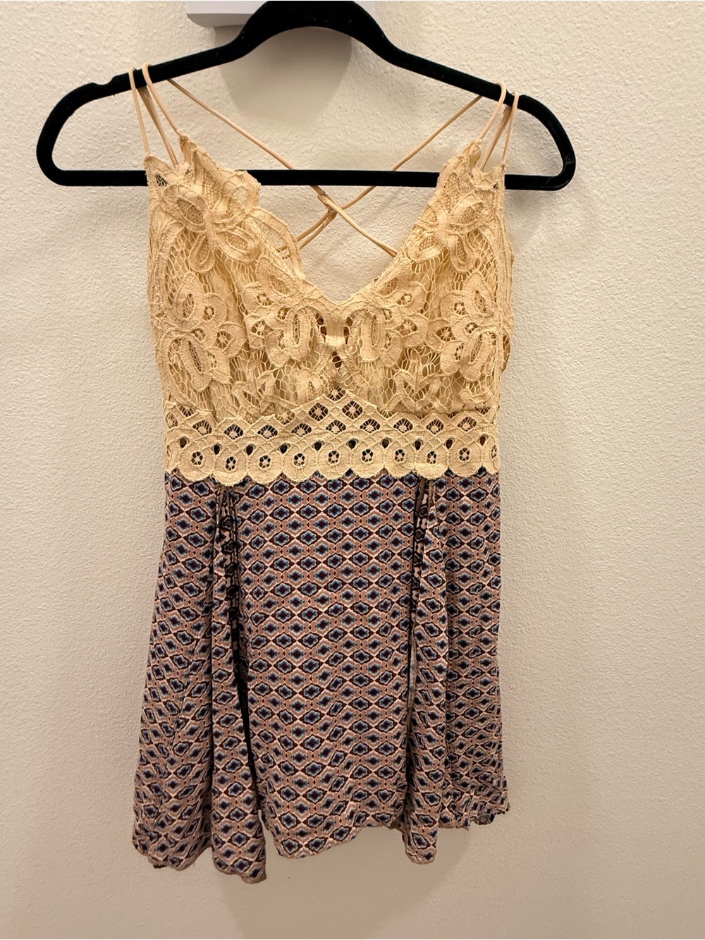 Lace-Trim Spaghetti Strap Baby Doll Top in Cream and Blue